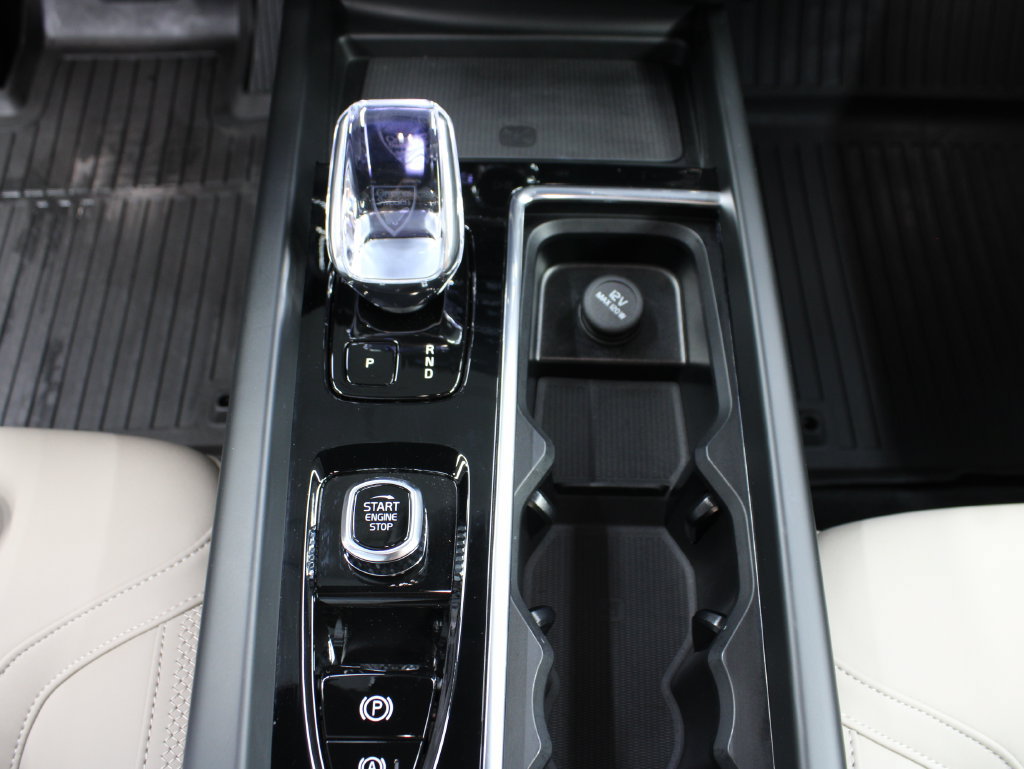Used 2026 Volvo XC60 B5 Plus w/ Protection Package Premier AWD/4WD image 62