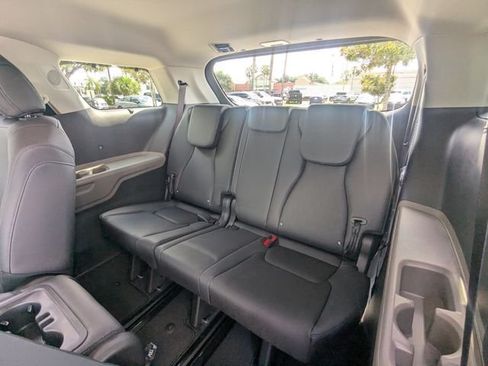 New 2027 Kia Carnival EX FWD image 15