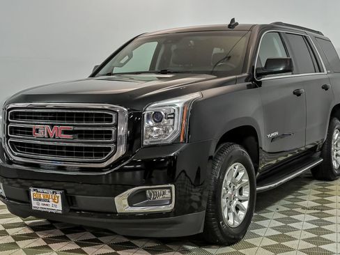 Used 2017 GMC Yukon SLT AWD/4WD image 5