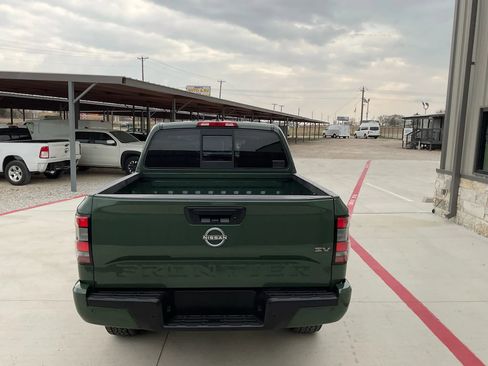 Used 2022 Nissan Frontier SV w/ Technology Package image 8