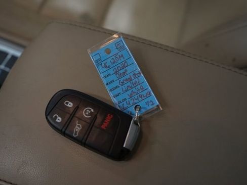 Used 2020 Jeep Grand Cherokee Limited w/ Luxury Group II image 22