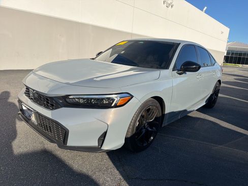 Used 2025 Honda Civic Sport image 2