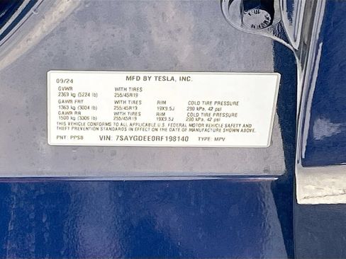 Used 2024 Tesla Model Y Long Range AWD/4WD image 32