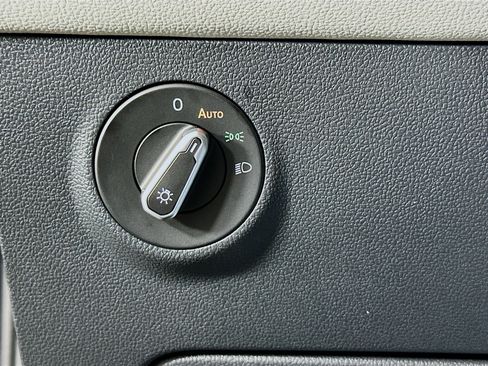 Used 2025 Volkswagen Taos S image 17