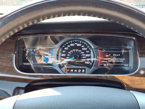 Used 2015 Ford Taurus Limited w/ Equipment Group 301A FWD image 23