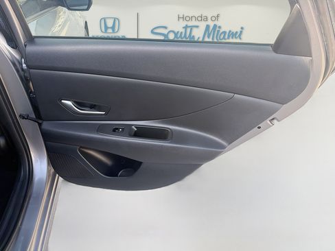 Used 2023 Hyundai Elantra Blue image 29