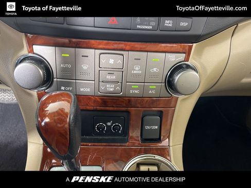 Used 2012 Toyota Highlander Limited w/ Tow Pkg image 36