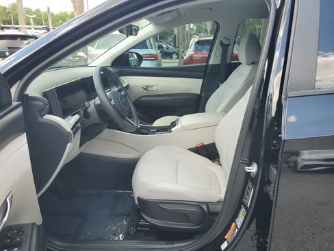 Used 2025 Hyundai Tucson SE image 21