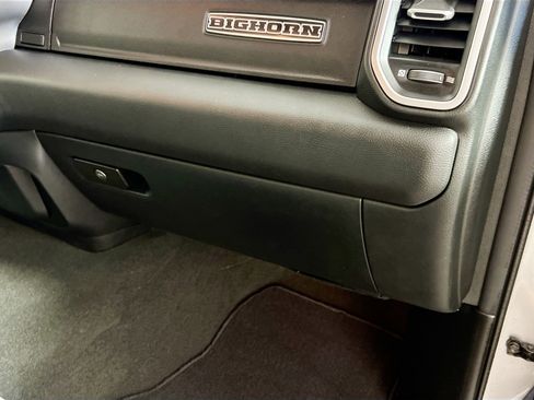 Used 2024 RAM 1500 Big Horn AWD/4WD image 35