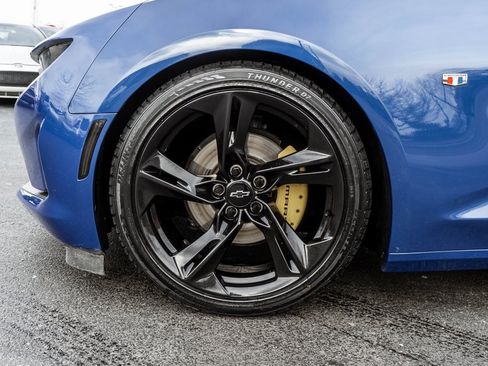 Used 2021 Chevrolet Camaro LT w/ RS Package image 29