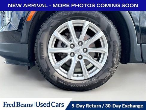 Used 2022 Cadillac XT4 Luxury w/ Cold Weather Package AWD/4WD image 12