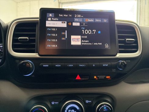 Used 2022 Hyundai Venue SEL image 36