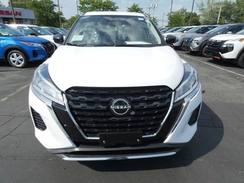 New 2025 Nissan Kicks Play S image 8
