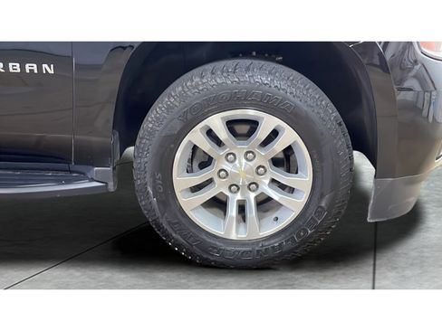 Used 2019 Chevrolet Suburban LT AWD/4WD image 21