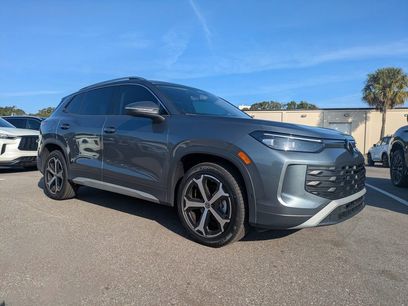 Used 2025 Volkswagen Tiguan SE