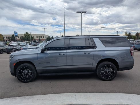 Used 2022 Chevrolet Suburban RST w/ Luxury Package AWD/4WD image 9
