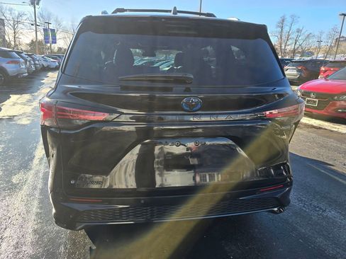 Certified 2025 Toyota Sienna XSE w/ XSE Plus Package image 7