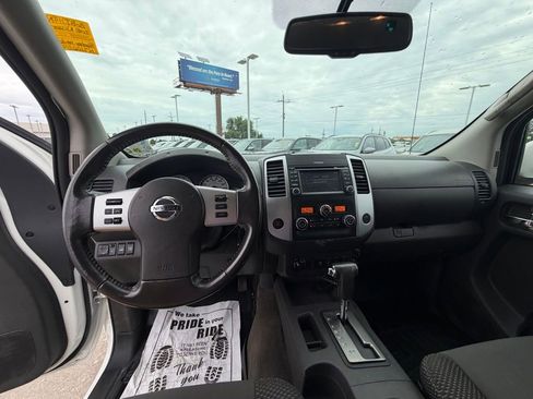 Used 2018 Nissan Frontier PRO-4X AWD/4WD image 14