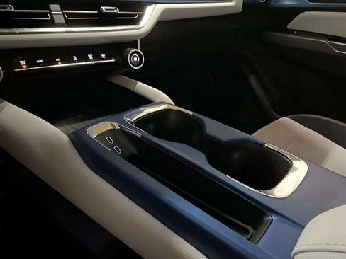 Used 2026 Chevrolet Equinox EV LT image 50