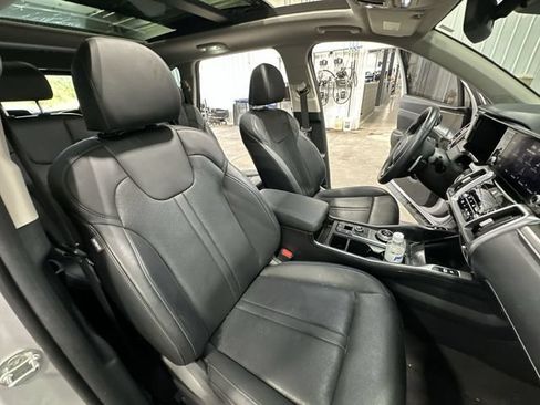 Used 2024 Kia Sorento EX w/ Panoramic Sunroof Package AWD/4WD image 32