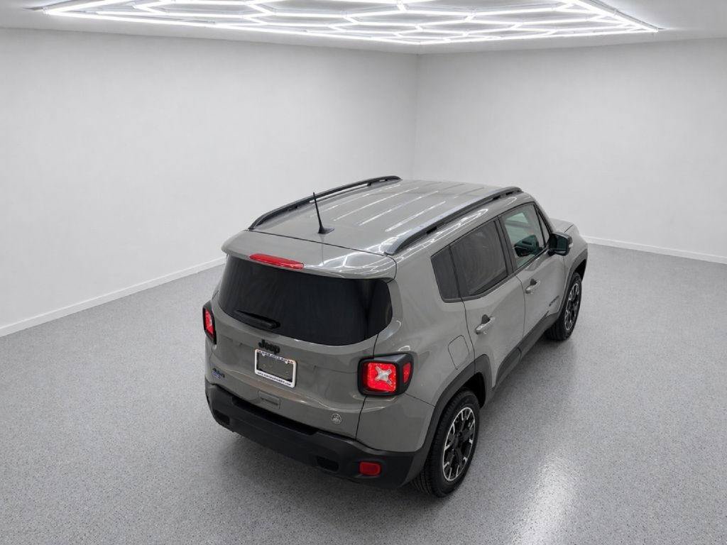Used 2023 Jeep Renegade Latitude AWD/4WD image 31