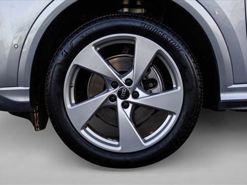 Certified 2025 Audi Q5 Premium Plus w/ Premium Plus image 9