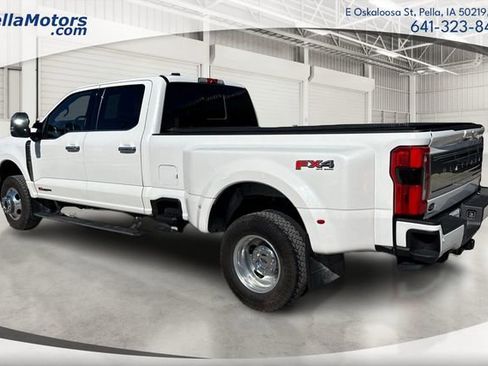 Used 2023 Ford F350 Platinum w/ FX4 Off-Road Package image 5
