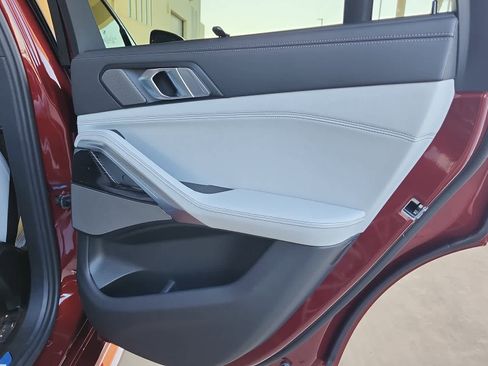 New 2027 BMW X6 xDrive40i w/ Executive Package AWD/4WD image 13