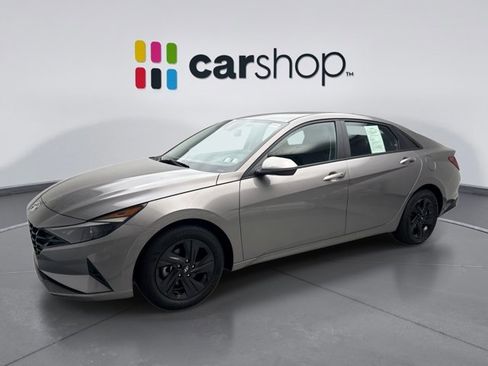 Used 2023 Hyundai Elantra SEL FWD image 1