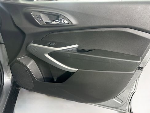 Used 2026 Chevrolet Trax LS w/ Driver Confidence Package FWD image 30