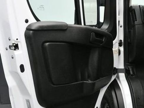 Used 2024 RAM ProMaster 2500 w/ Convenience Group image 13