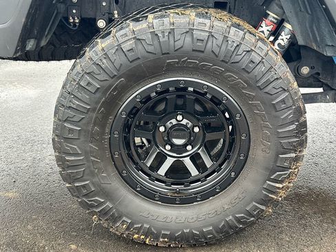 Used 2021 Jeep Gladiator Mojave image 16