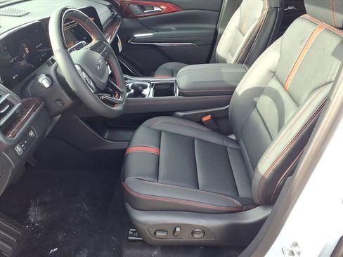 New 2026 Chevrolet Traverse RS w/ LPO, Floor Liner Package image 5