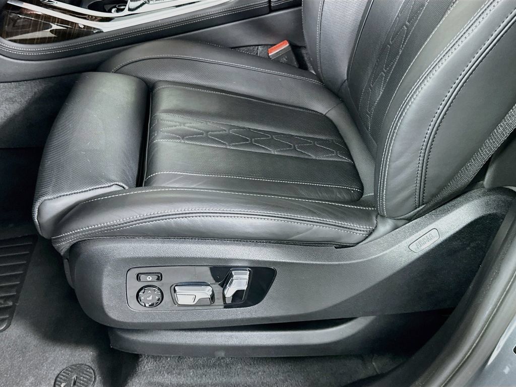 Used 2023 BMW X7 xDrive40i w/ M Sport Package AWD/4WD image 20