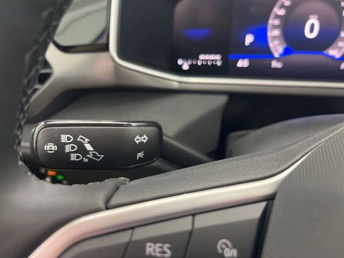 New 2026 Volkswagen Taos SE image 19