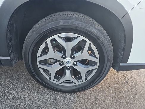 Used 2022 Subaru Forester Premium image 9