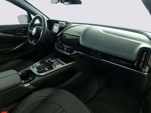 New 2026 Aston Martin DBX 707 image 33