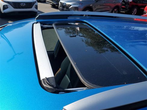 Used 2017 Toyota RAV4 SE image 37