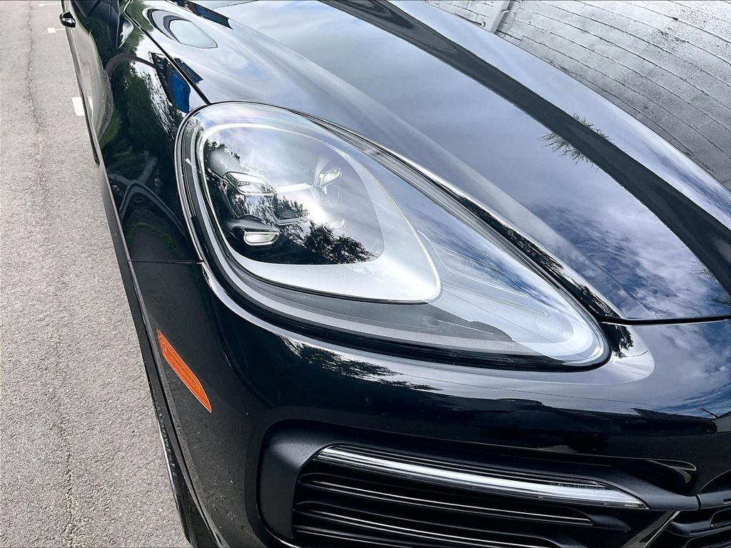 Certified 2023 Porsche Cayenne AWD/4WD image 30