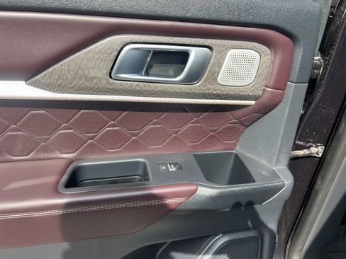 Used 2025 Ford Explorer Platinum w/ LUX Leather Package image 25