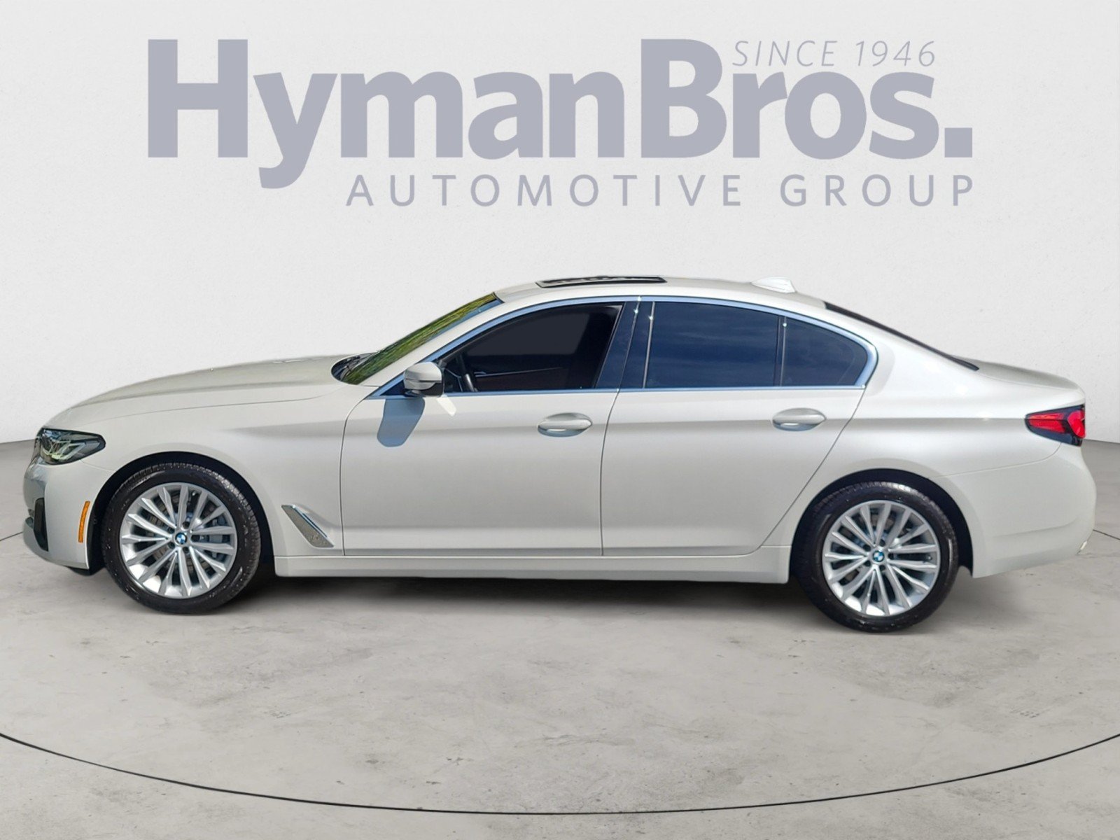 Used 2022 BMW 530i xDrive w/ M Sport Package AWD/4WD image 6