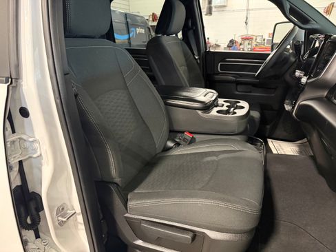 Certified 2025 RAM 2500 Big Horn AWD/4WD image 10