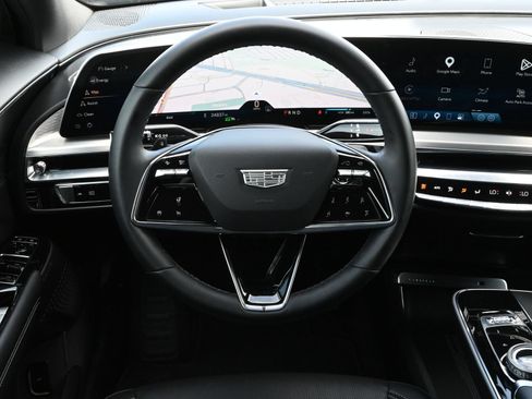 Certified 2024 Cadillac Lyriq Luxury RWD image 11