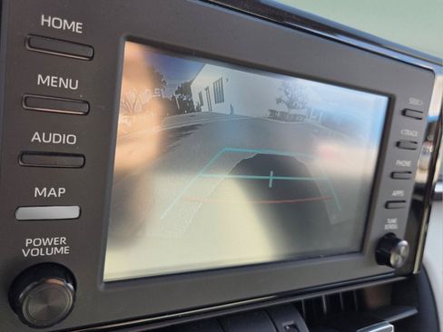 Used 2019 Toyota RAV4 XLE Premium FWD image 25