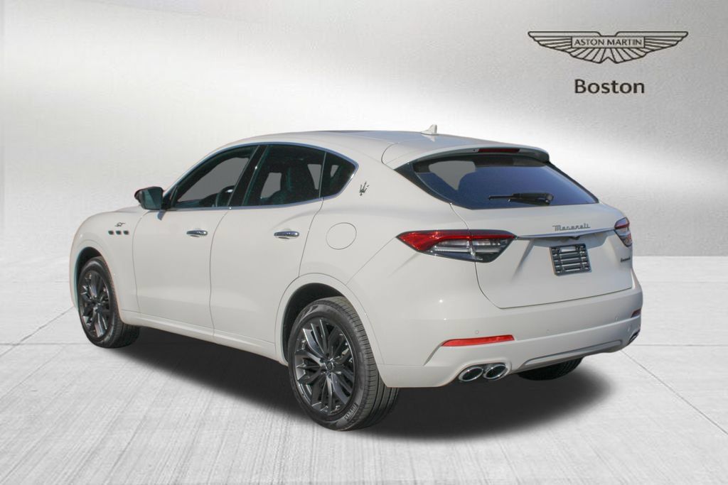 Used 2024 Maserati Levante GT Ultima AWD/4WD image 2