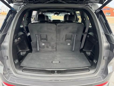 Used 2025 Jeep Grand Cherokee L Altitude image 23