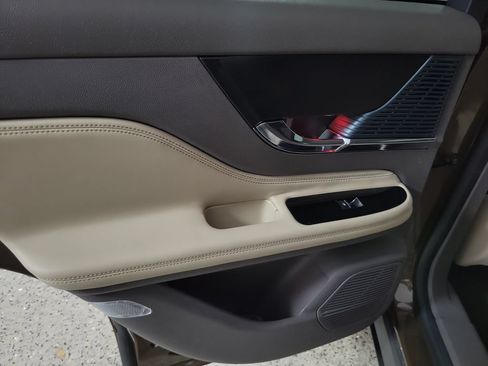 Certified 2022 Lincoln Corsair FWD w/ Premium Package image 15