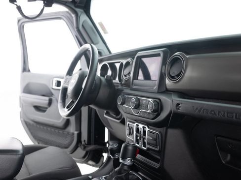 Used 2018 Jeep Wrangler Unlimited Sport S AWD/4WD image 27