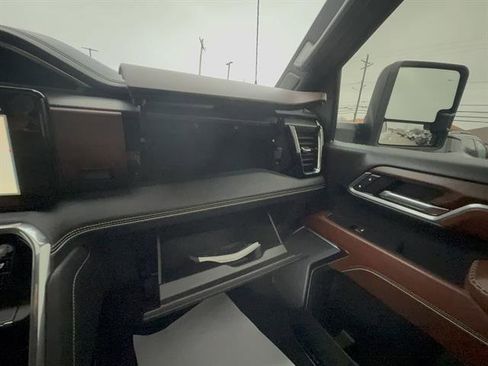 Used 2024 GMC Sierra 2500 Denali Ultimate w/ LPO, GMC Protection Package image 18