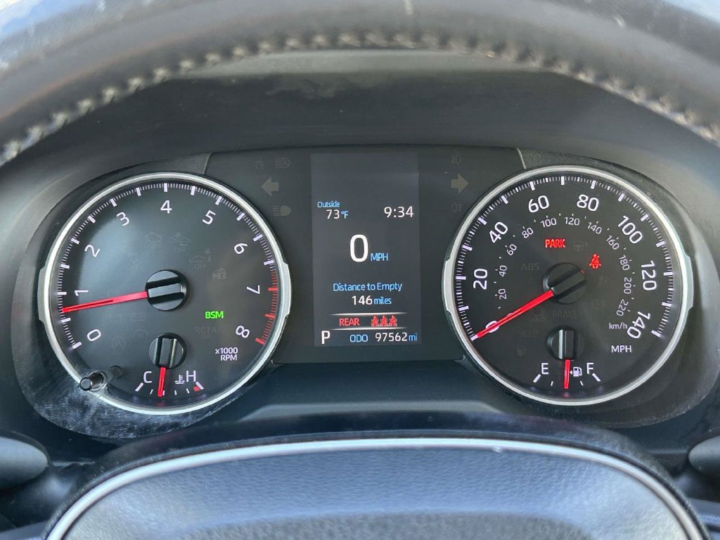 Used 2019 Toyota RAV4 XLE Premium FWD image 29